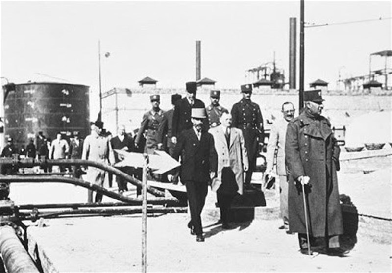 روزی که رضاخان قرارداد نفتی با انگلیس را سوزاند